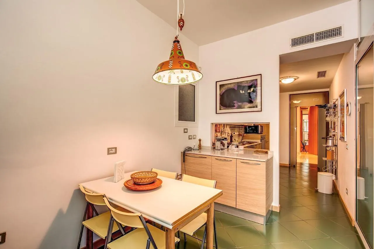 Terrazza Piccolomini: Elegant Apartment Stunning View Over Rome/St Peter'S Dome Italy