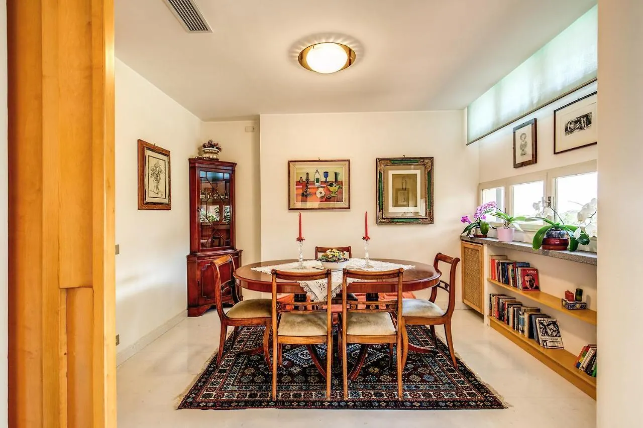 Terrazza Piccolomini: Elegant Apartment Stunning View Over Rome/St Peter'S Dome Rome