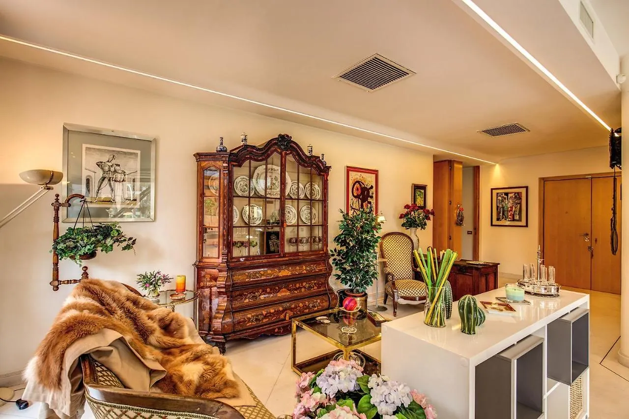 Terrazza Piccolomini: Elegant Apartment Stunning View Over Rome/St Peter'S Dome  Rome